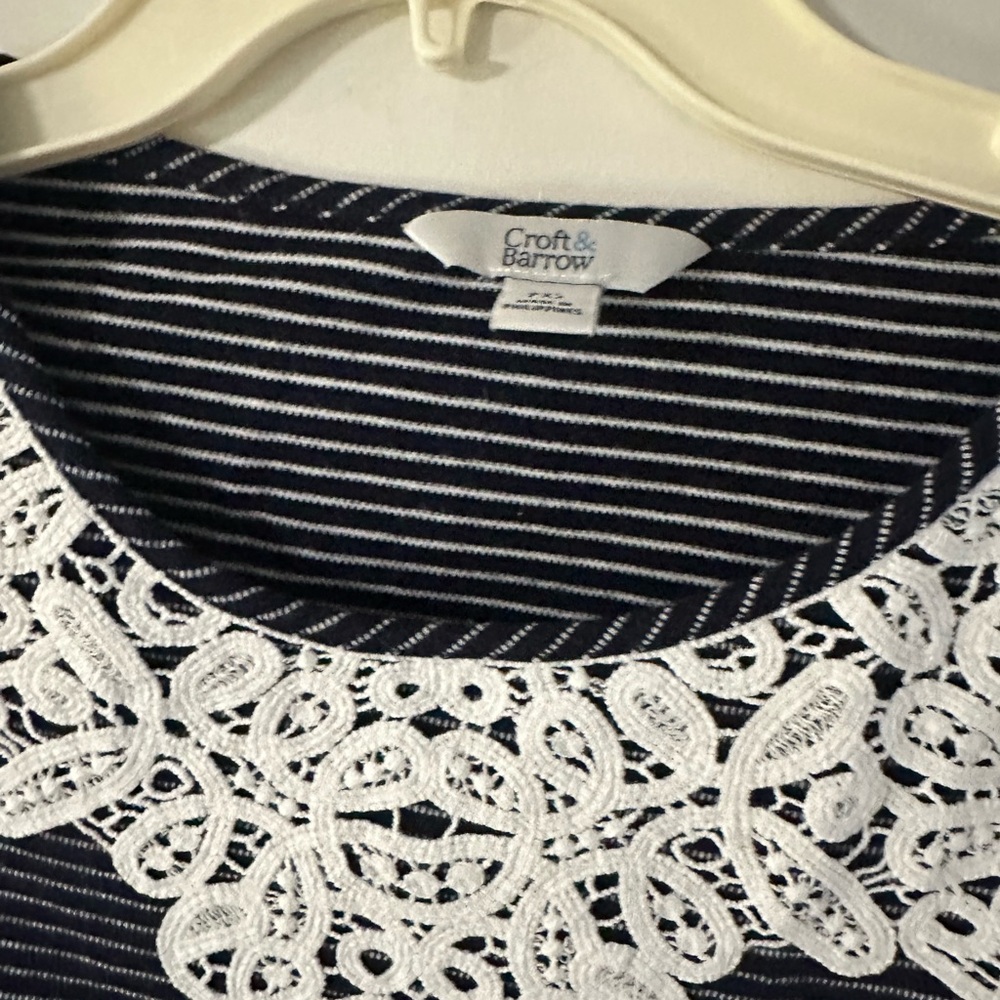 Top - Picture 2 of 2